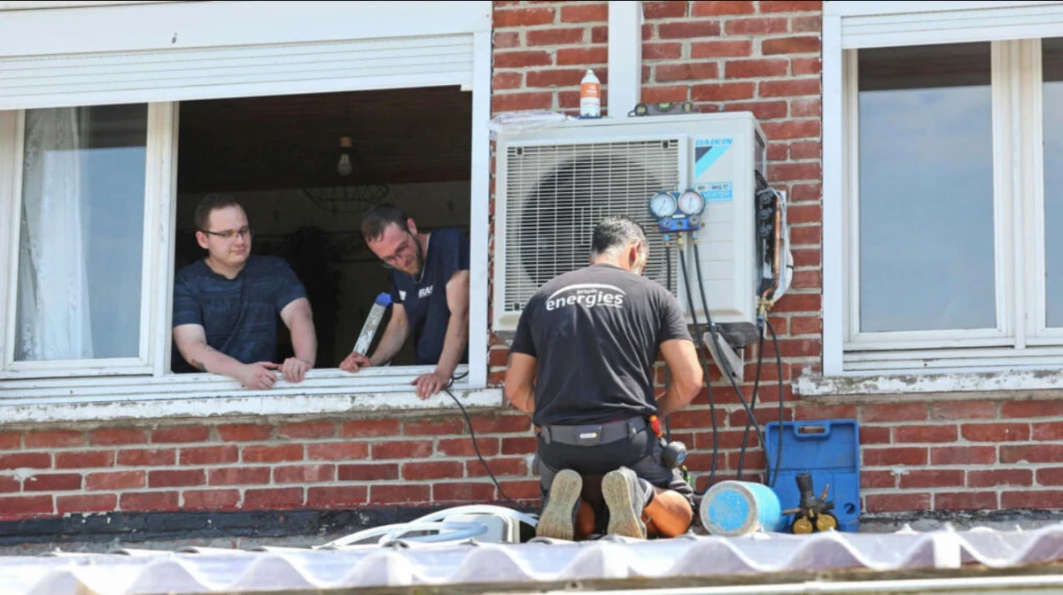 Europe Worker for HVAC air conditioning outdoor 2026 Europe Worker for HVAC air conditioning outdoor 2026